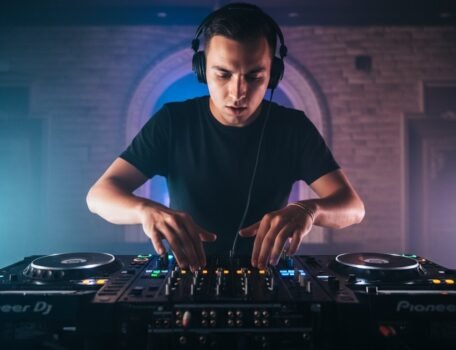 Beginner DJ Mistakes: 10 Critical Errors to Avoid in Timișoara’s Scene