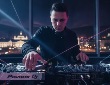 How to Get DJ Gigs in Romania: The Ultimate Artist Strategy for 2026