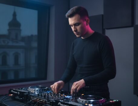 Why Practice in a Studio Before a Gig? The Pro DJ’s Edge in 2026
