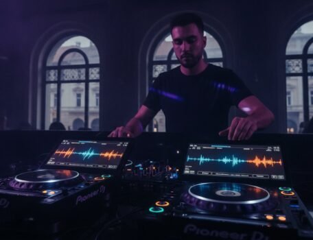 CDJ-3000 vs CDJ-2000NXS2: Mastering the Club Standard in 2026