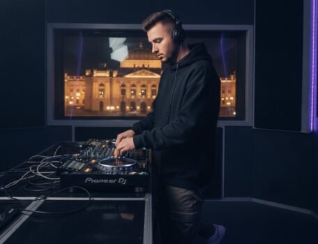How to Create a DJ Promo Mix in Timișoara: The Ultimate 2026 Guide